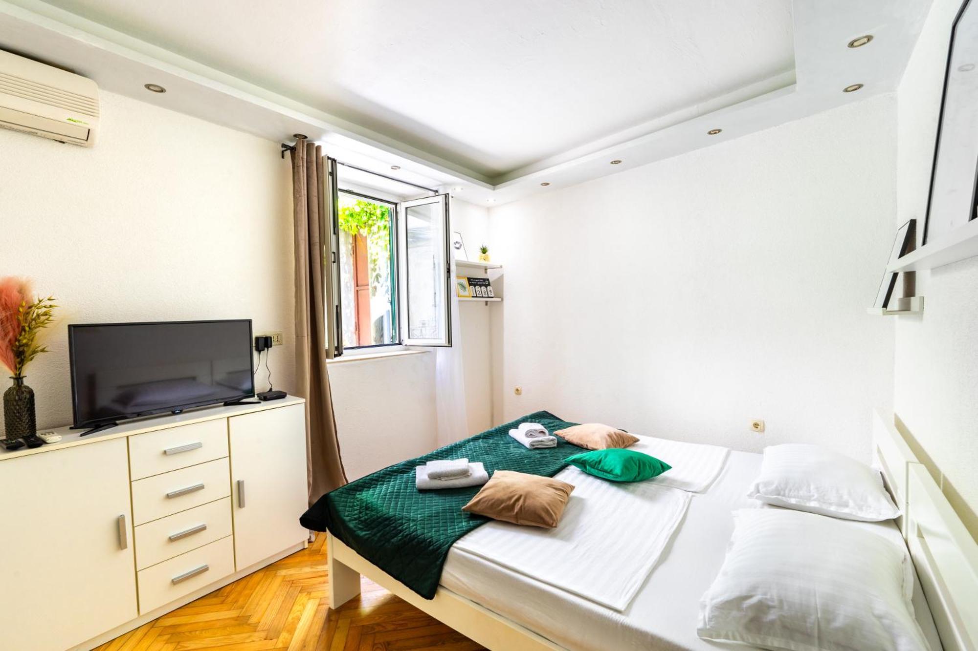 Apartman Corner Split